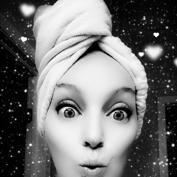 Meet your Posher, Lindsay - Picture 2 of 4